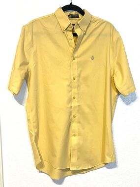 Nordstrom men button down shirt M yellow short sleeves cotton casual classic